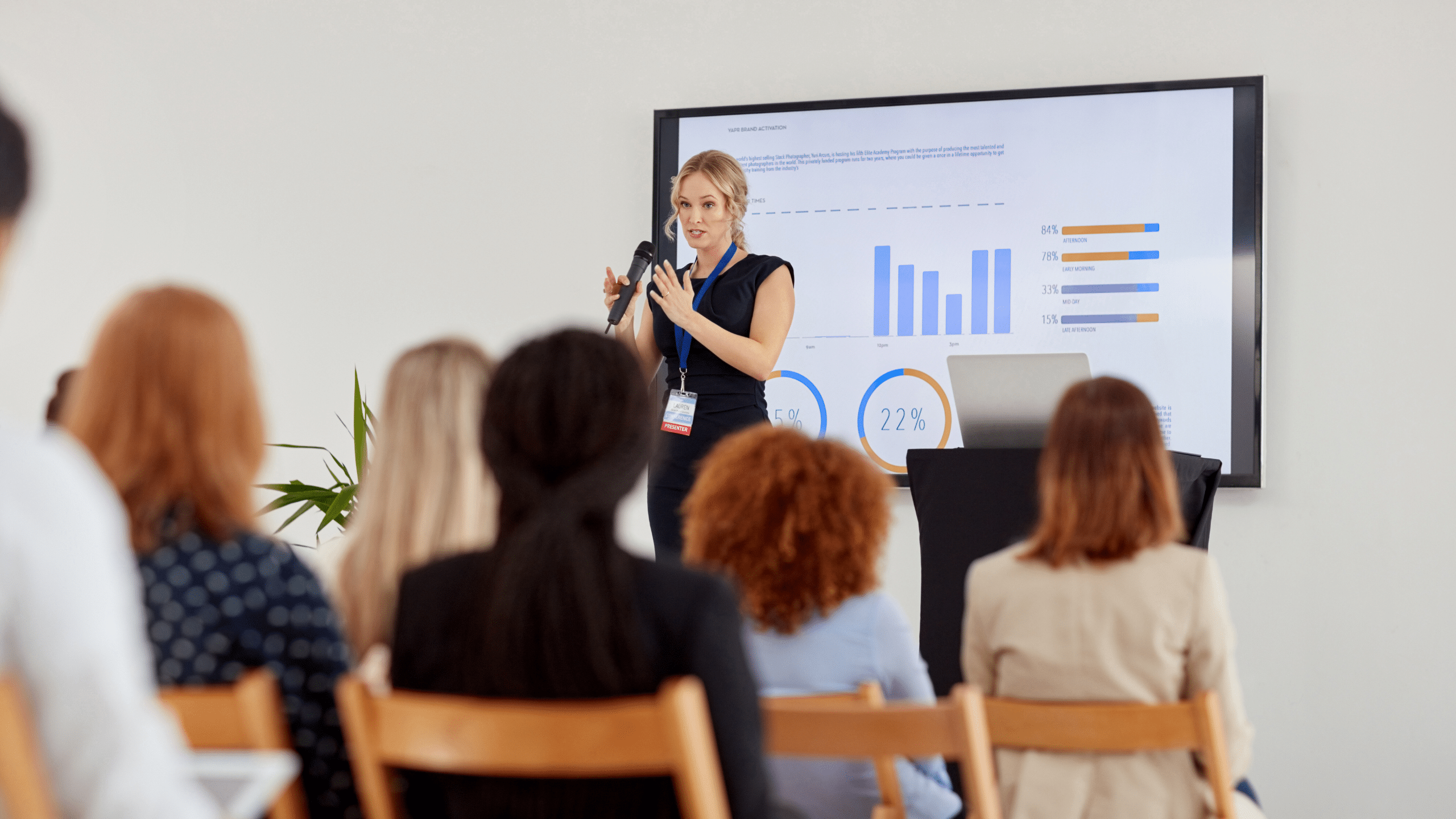 A Compass RM specialist presenting the results of a free IT assessment